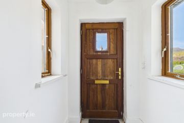 8 The Mews, Hook View, Coxtown, Dunmore East, X91 H7X9 — photo 3