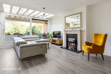 11 Denewood, Beechpark Avenue, Castleknock, Dublin 15, D15 EY91 — photo 2