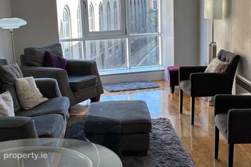 2 Bed 2 Bath Apartment, Adelaide Square, Dublin 2, Dublin 8 — photo 3