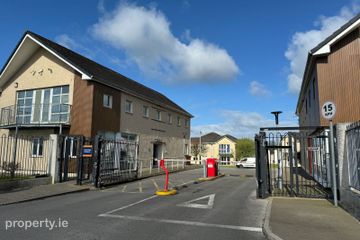 72Thomond Student Village, Student'S Pavilion, Thomond Village, Moylish, Co. Limerick, V94NN6E — photo 2