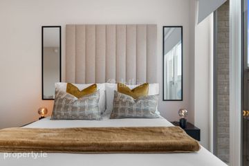 1 Bedroom - Bedroom 