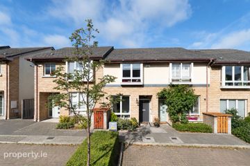 25 Belarmine Place, Dublin 18, Stepaside, Dublin 18, D18HX21