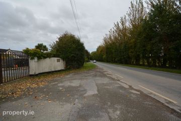 Yard and Office ,Hill Of Rath, Tullyallen, Co Louth., Tullyallen, Co. Louth — photo 2
