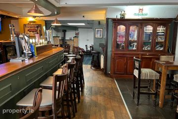 The Hill Inn, Barrack St, Cahir, Co Tipperary, E21VF95 — photo 3