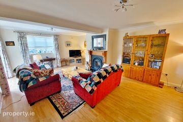 Apartment 5, Broomfield Hall, Shankill, Dublin 18, D18TX23 — photo 3
