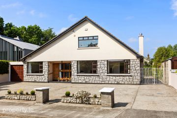 2 Stradbrook Lawn, Blackrock, Co. Dublin, A94 K277