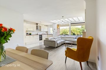 11 Denewood, Beechpark Avenue, Castleknock, Dublin 15, D15 EY91 — photo 3