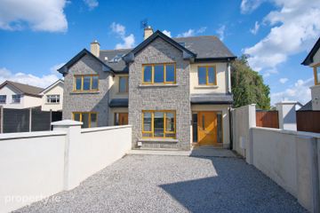 2 Highfield Mews, Ballymakenny Road, Drogheda, Co. Louth, A92KV5W
