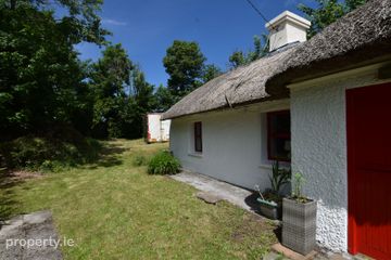 Rose Thatch Cottage, Roveagh, Kilcolgan, Co. Galway, H91WEP9 — photo 3
