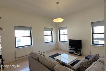 Apartment 1, 30 Essex Street East, Temple Bar, Dublin 2 — photo 2