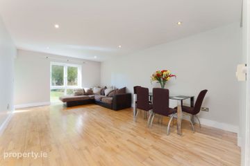 Apartment 2, Kelston Hall, Foxrock, Dublin 18, D18T025 — photo 2