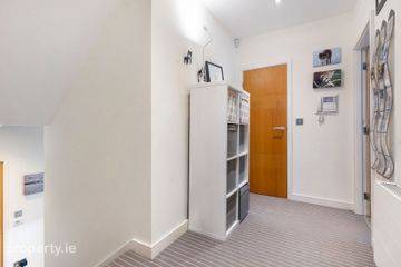 12 Corrig Hall, Ticknock Hill, Sandyford, Dublin 18, D18EF68 — photo 2