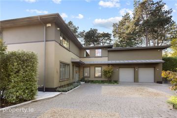 28 The Thicket, Foxrock, Dublin 18, D18 F6A2 — photo 2