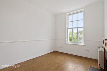 35 Mountjoy Square Apartments, Mountjoy Square , Dublin 1 — photo 2