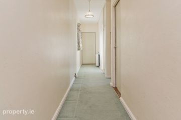 10 Hibernia, De Vesci Court, Monkstown, Co Dublin, A96 F292 — photo 2