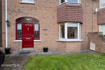 12 Sutton Court, Seatown Place, Dundalk, Co. Louth — photo 2