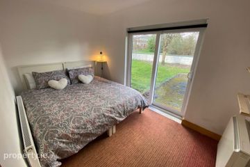 Studio with Office Available 1st Oct - Bills Included , Coosan, Athlone, Co. Westmeath, Athlone, Co. Westmeath — photo 2