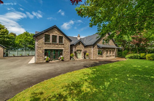 15 Stephenstown Court, Two Mile House, Co. Kildare - Click to view photos