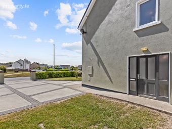 46 Laurel Grove, Tagoat, Co. Wexford - Image 3