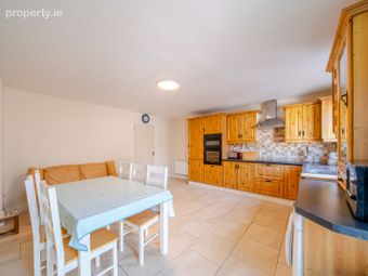 113 Springfield Court, Castlebar, Castlebar, Co. Mayo - Image 5
