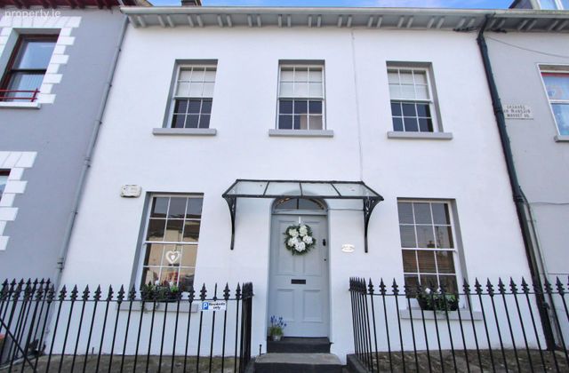 Petticoat House, Market Square, Castleblayney, Co. Monaghan - Click to view photos