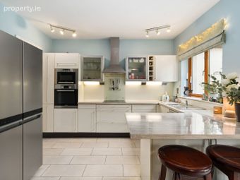 14 Brennanstown Square, Cabinteely, Dublin 18 - Image 5