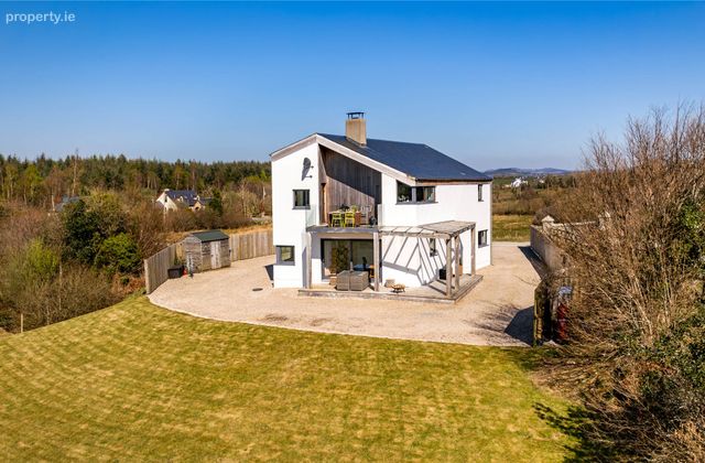 Leiter, Kilmacrennan, Co. Donegal, Ramelton, Co. Donegal - Click to view photos
