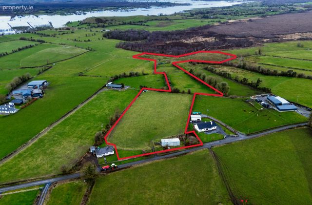 Tullabeg, Clonmaconise, Co. Offaly, Clonmacnoise, Co. Offaly - Click to view photos
