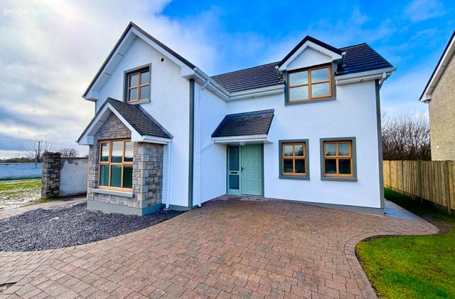 Gort An Tsruth&aacute;in, Garrafrauns, Tuam, Co. Galway - Click to view photos