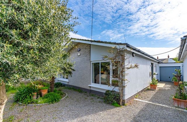 Mauresque, Sandycove Close, Sandycove, Co. Dublin - Click to view photos