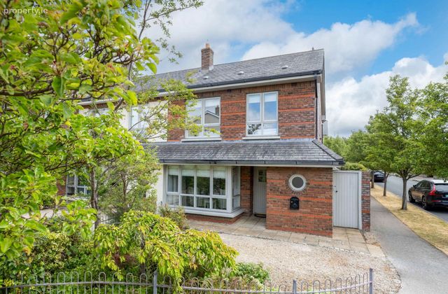 2 Kelston Avenue, Foxrock, Dublin 18, Co. Dublin, Foxrock, Dublin 18 - Click to view photos