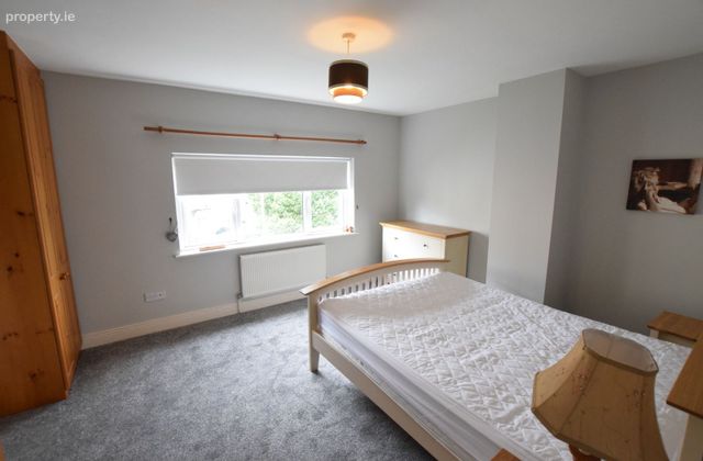 104 Clonlea, Mount Oval Village, Rochestown, Co. Cork - Click to view photos