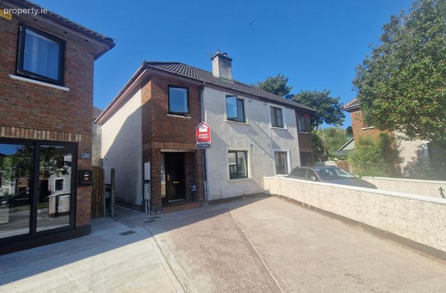 26 Glenview Park, Dillons Cross, Co. Cork - Click to view photos