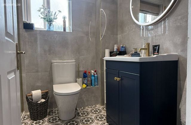 17 Dodder Court, Dodder Valley Park, Dublin 24, D24fp7y, Firhouse, Dublin 24 - Click to view photos