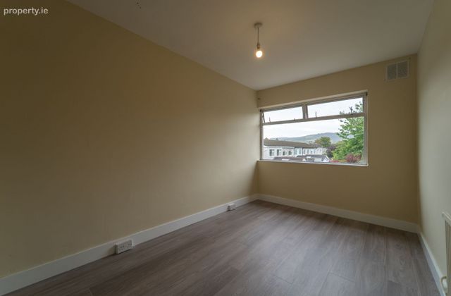 72 The Park, Millbrook Lawns, Oldbawn, Dublin 24 - Click to view photos