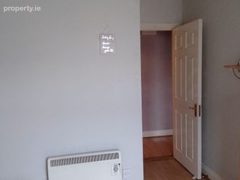 32 Culgara, Teeling Street, Ballina, Co. Mayo - Image 4
