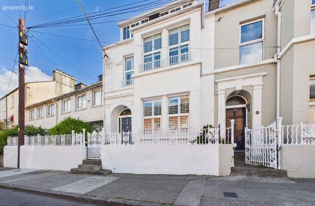Shalom, 59 Saint Aubin's Place, Newtown, Co. Waterford - Click to view photos
