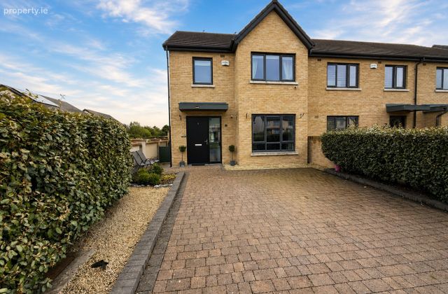 9 The Green, Silver Banks, Stamullen, Co. Meath - Click to view photos