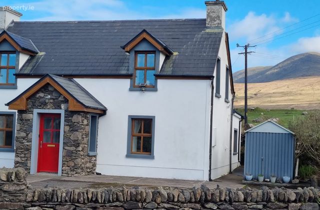 Ballinloghig, Ballydavid, Dingle, Co. Kerry - Click to view photos