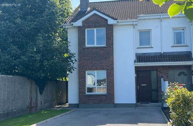 30 Cluain Lara, Athenry, Co. Galway - Click to view photos
