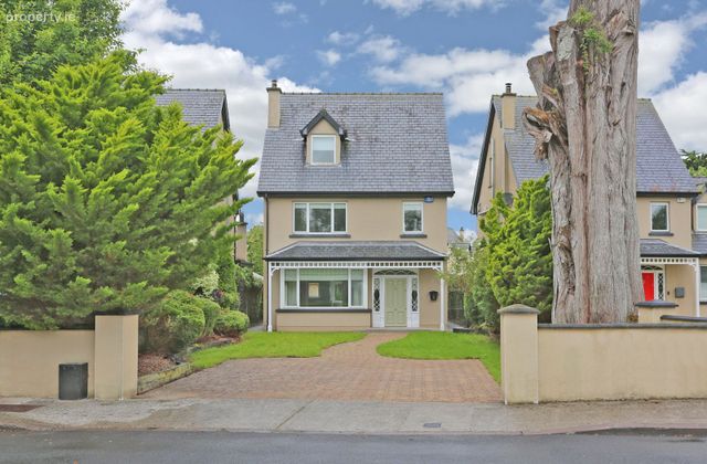 81 Cois Sruthain, Croom, Co. Limerick - Click to view photos