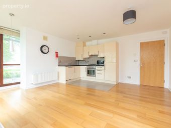 7 Aubreyville, Dublin Road, Shankill, Dublin 18 - Image 4
