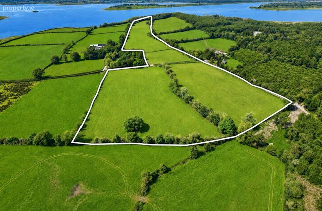 Mucklagh Tubberclair, Athlone, Co. Westmeath - Click to view photos