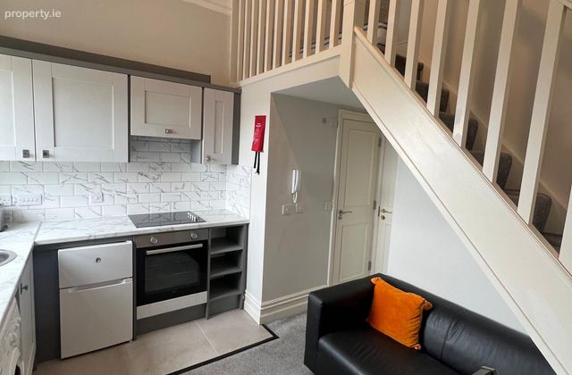 North Circular Road Studio, North Circular Road, Dublin 7 - Click to view photos