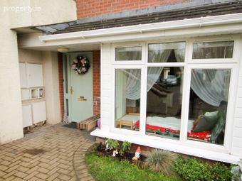 64 Hansted Crescent, Lucan, Co Dublin, Lucan, Co. Dublin - Image 2