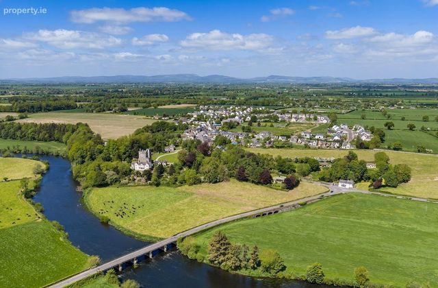 Seefin, Church Hill, Ballyhooly, Co. Cork - Click to view photos
