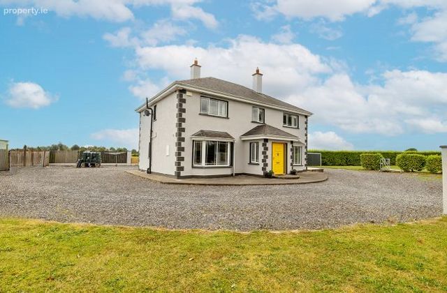 Clonlost, Killucan, Cloghan, Co. Westmeath - Click to view photos
