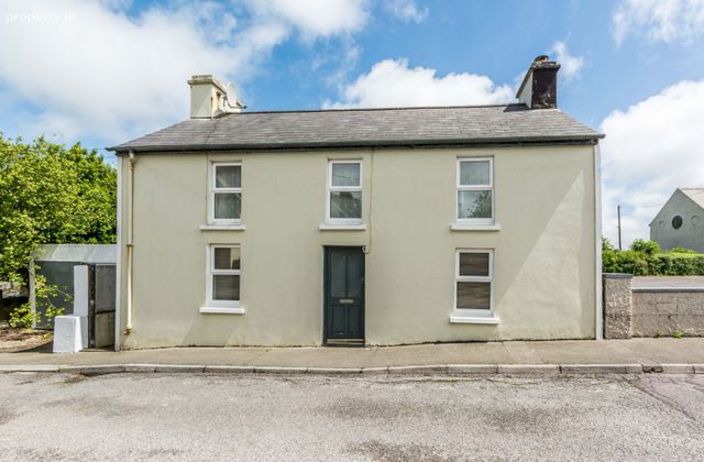 Chapel Lane, Ballydehob, Co. Cork - Click to view photos