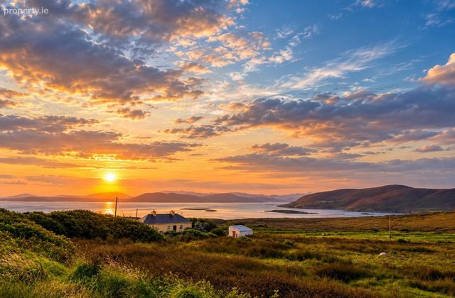 Muingaroon, Barnatra, Knocknalower, Co. Mayo - Click to view photos