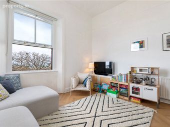 Top Floor Apartment, 1 Eaton Square, Monkstown, Co. Dublin, Monkstown, Co. Dublin - Image 4
